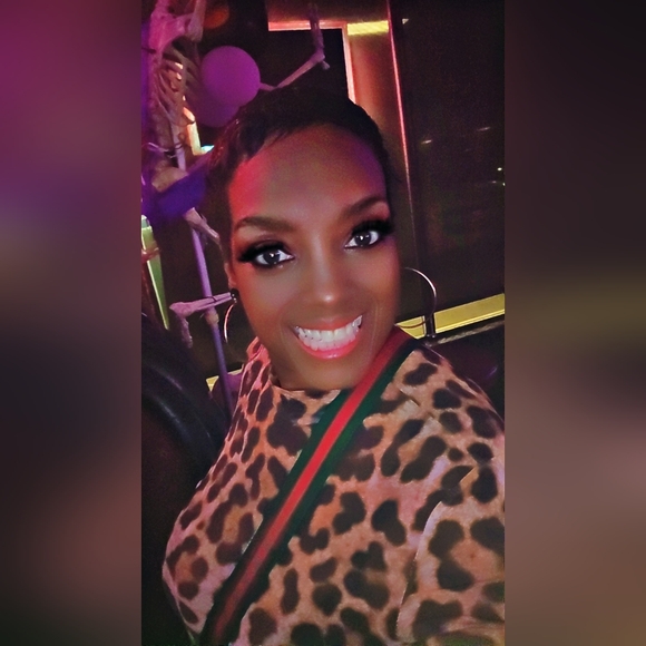 Meet your Posher, Connie - Picture 1 of 5